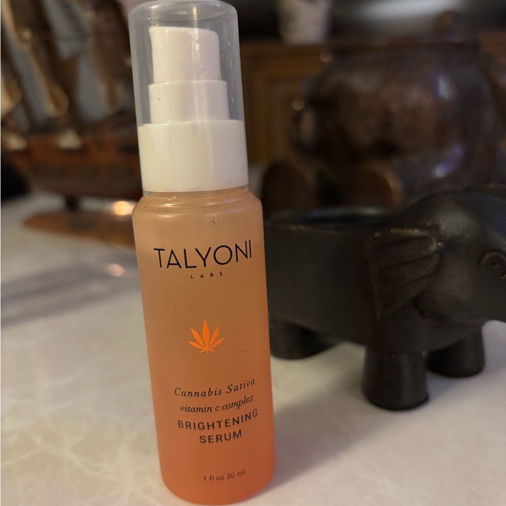 Talyoni Brightening Serum with Cannabis Sativa